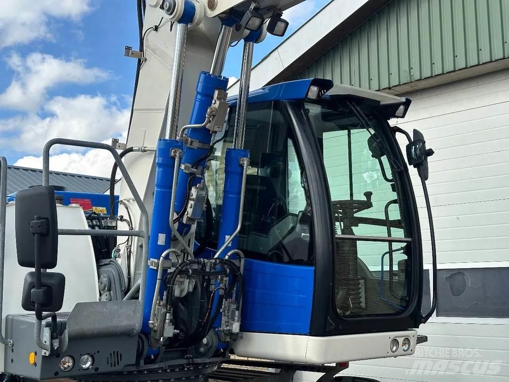 Liebherr A914 Gumikerekes kotrók