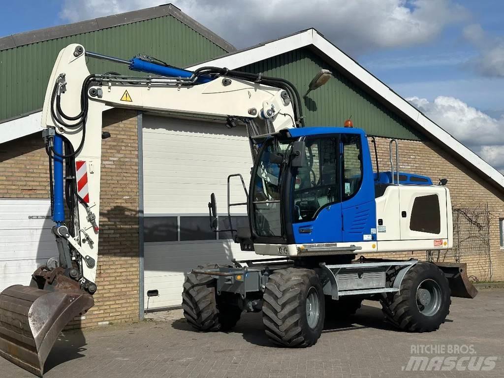 Liebherr A914 Gumikerekes kotrók