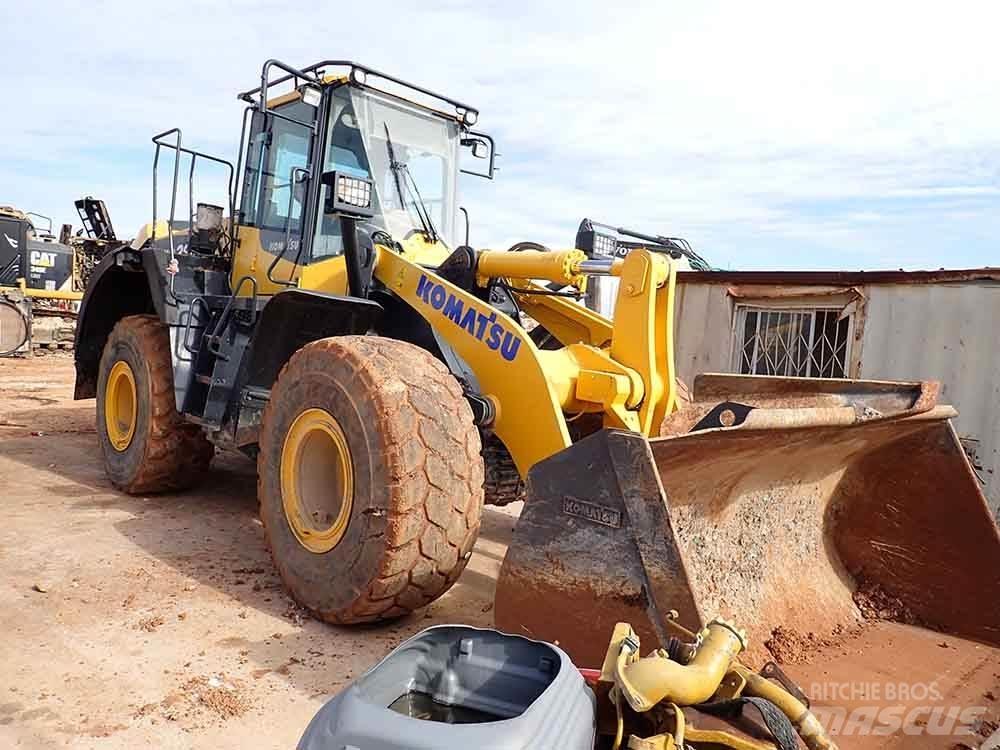 Komatsu WA380-8 Gumikerekes homlokrakodók