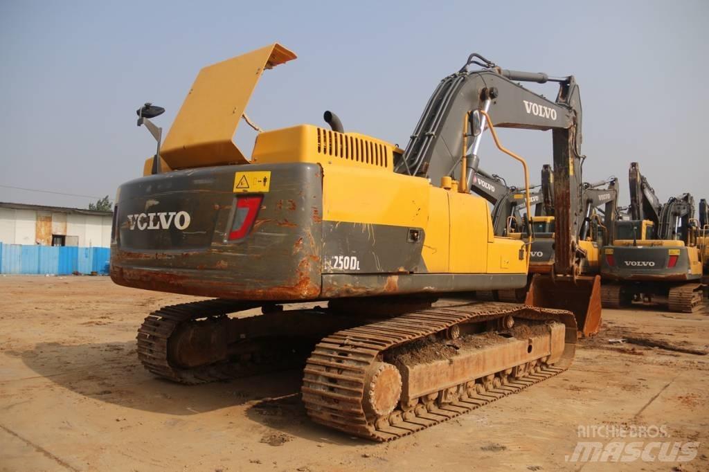 Volvo EC250 Lánctalpas kotrók