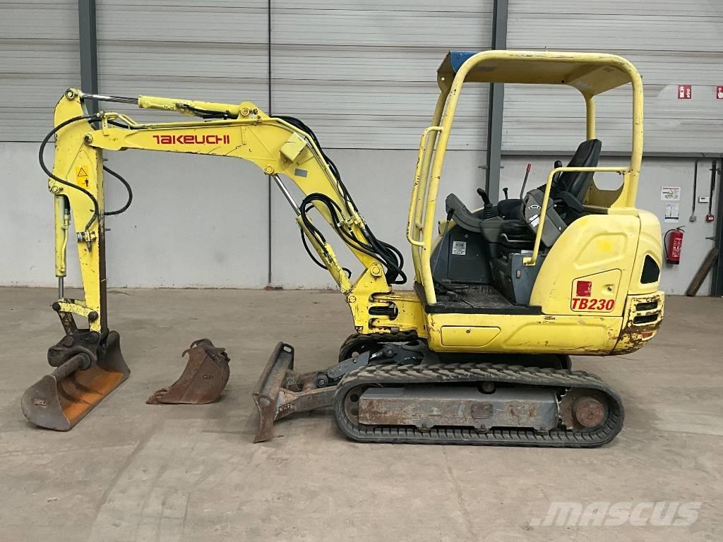 Takeuchi TB 230 Mini kotrók < 7t