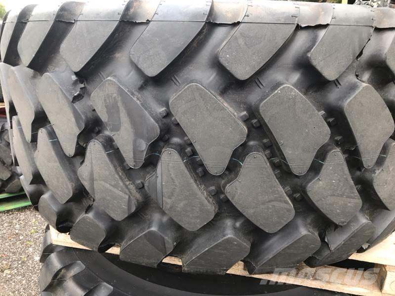 CLAAS Reifen Gumikerekes homlokrakodók