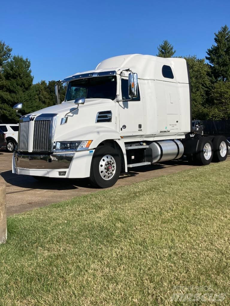 Western Star 5700 XE Nyergesvontatók