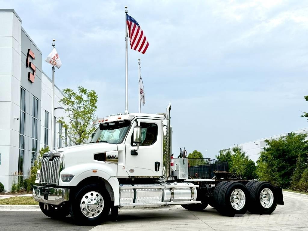 Western Star 49 X Nyergesvontatók