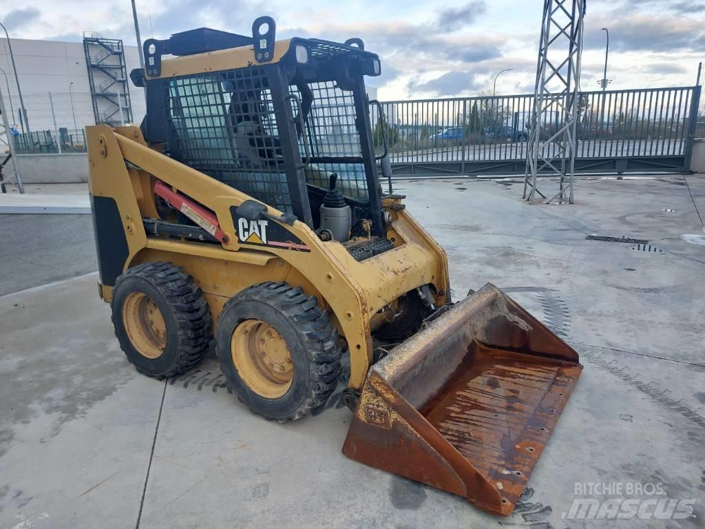 CAT 216 Kompaktrakodók