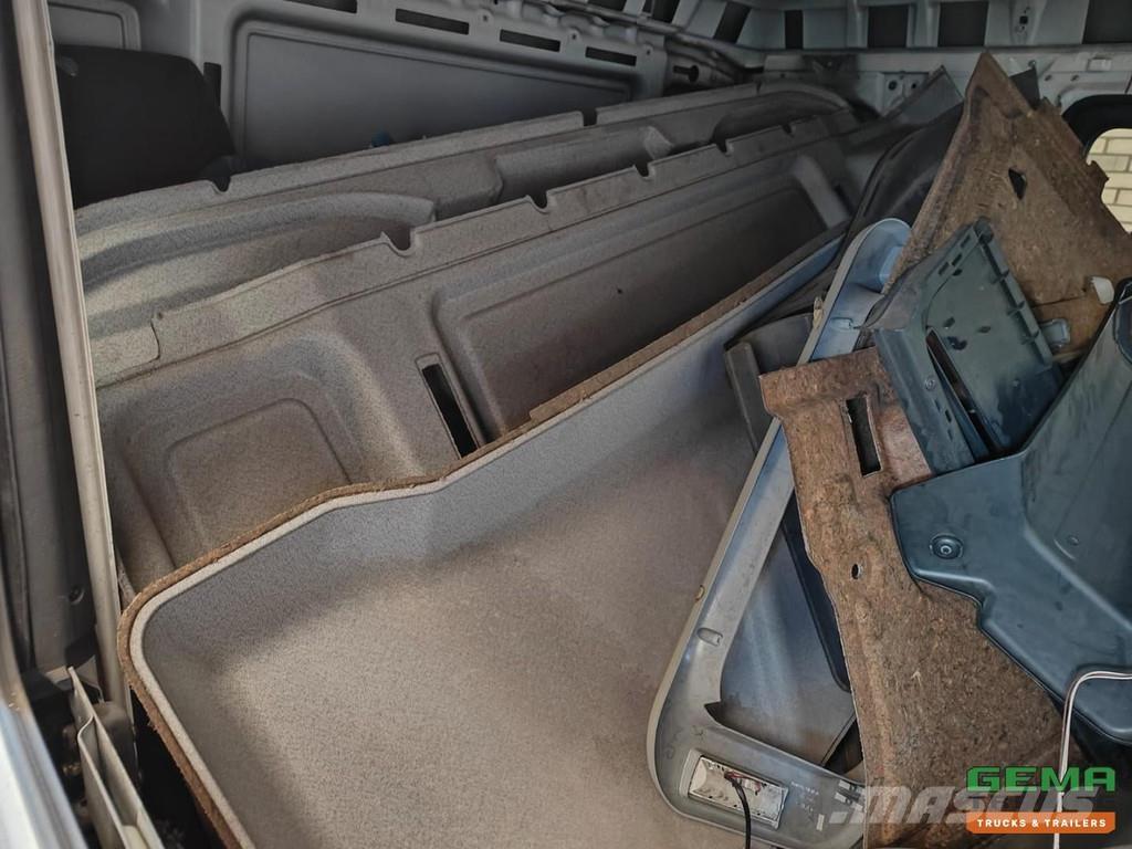 MAN TGA Cabine Vezetőfülke és belső tartozékok