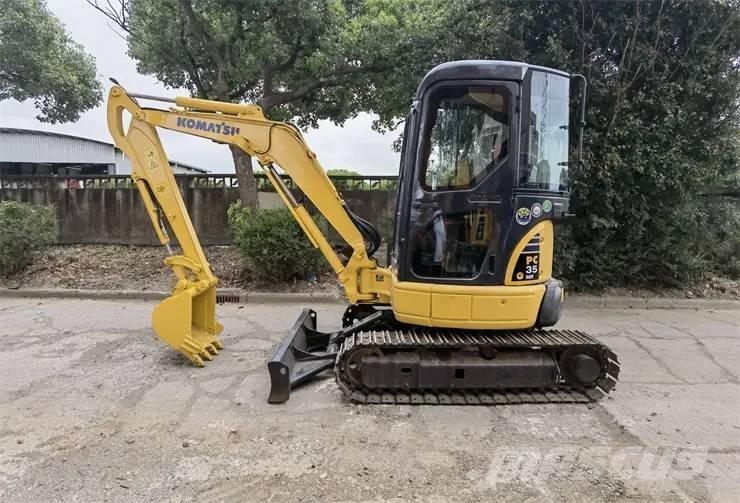 Komatsu PC35 Mini kotrók < 7t