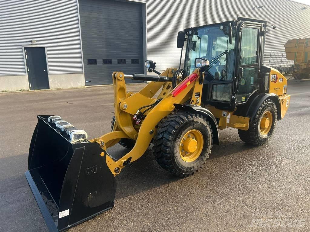 CAT 906 Gumikerekes homlokrakodók