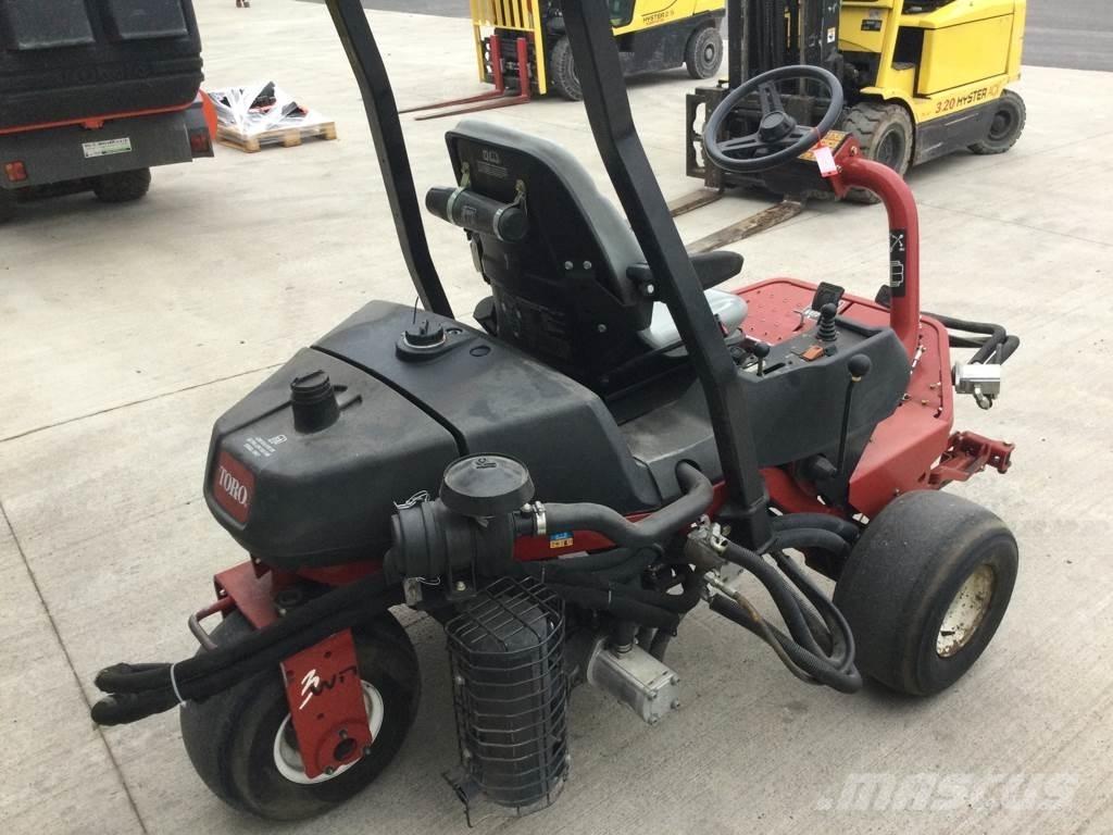 Toro 3250D Ráülős fűnyírók