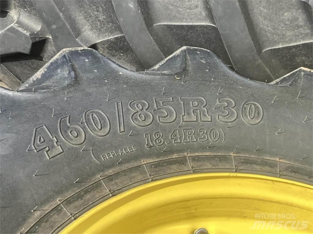 BKT 460/85R30 Gumiabroncsok, kerekek és felnik