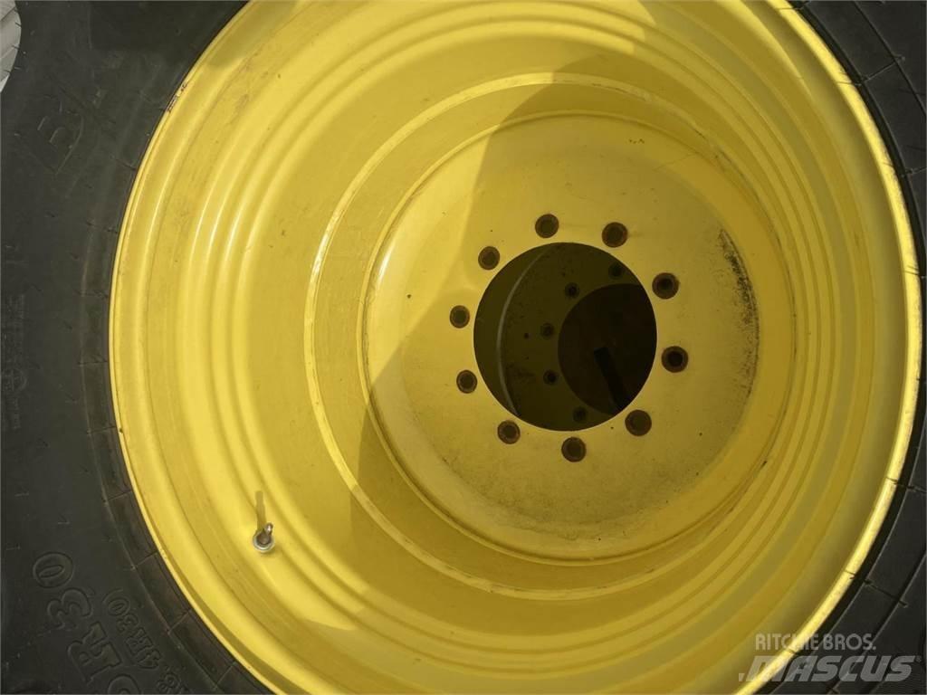 BKT 460/85R30 Gumiabroncsok, kerekek és felnik