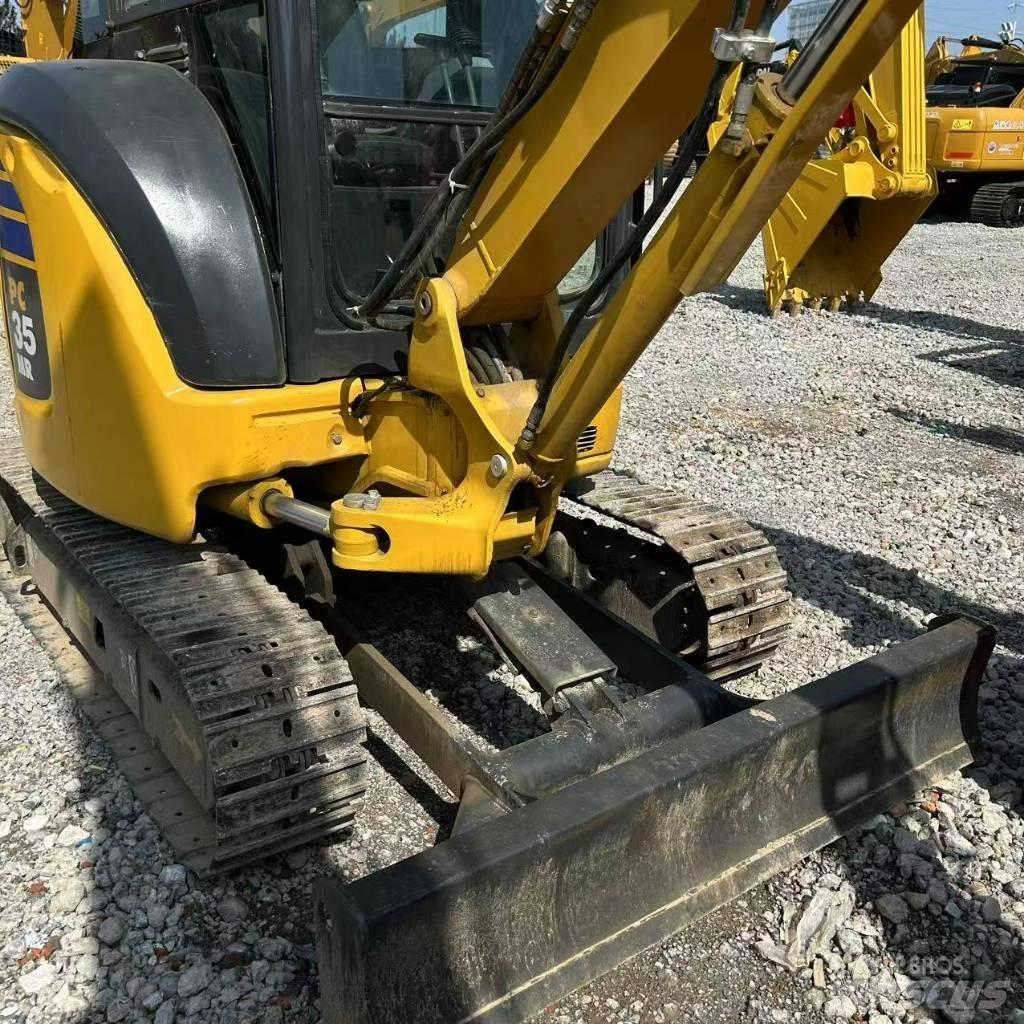 Komatsu 35 Lánctalpas kotrók