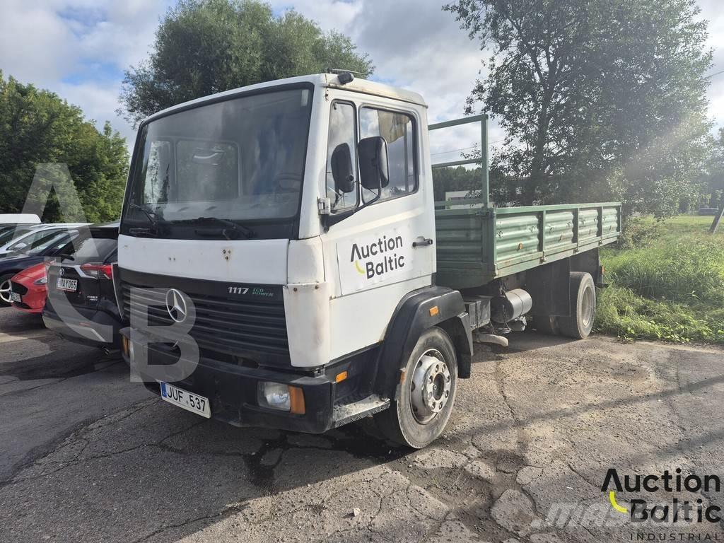 Mercedes-Benz 1117 Platós / Ponyvás teherautók