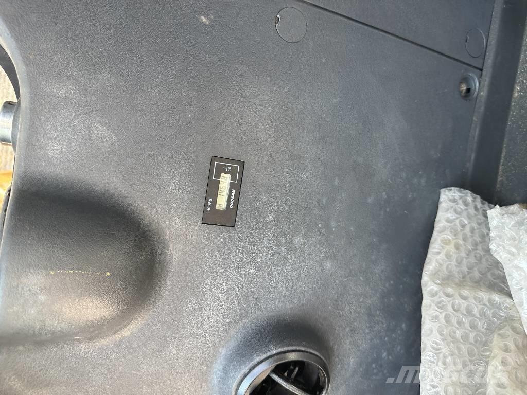 Hyundai R220LC-9S Lánctalpas kotrók