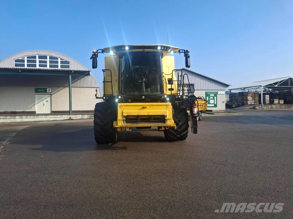 New Holland CX8.70 Kombájnok