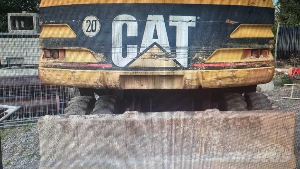 CAT M 315 Gumikerekes kotrók