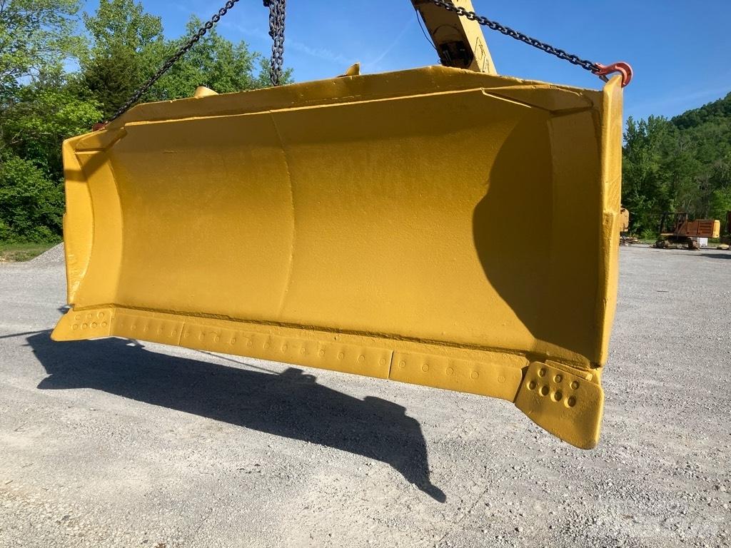 CAT D9T SU Blade Tolólapok