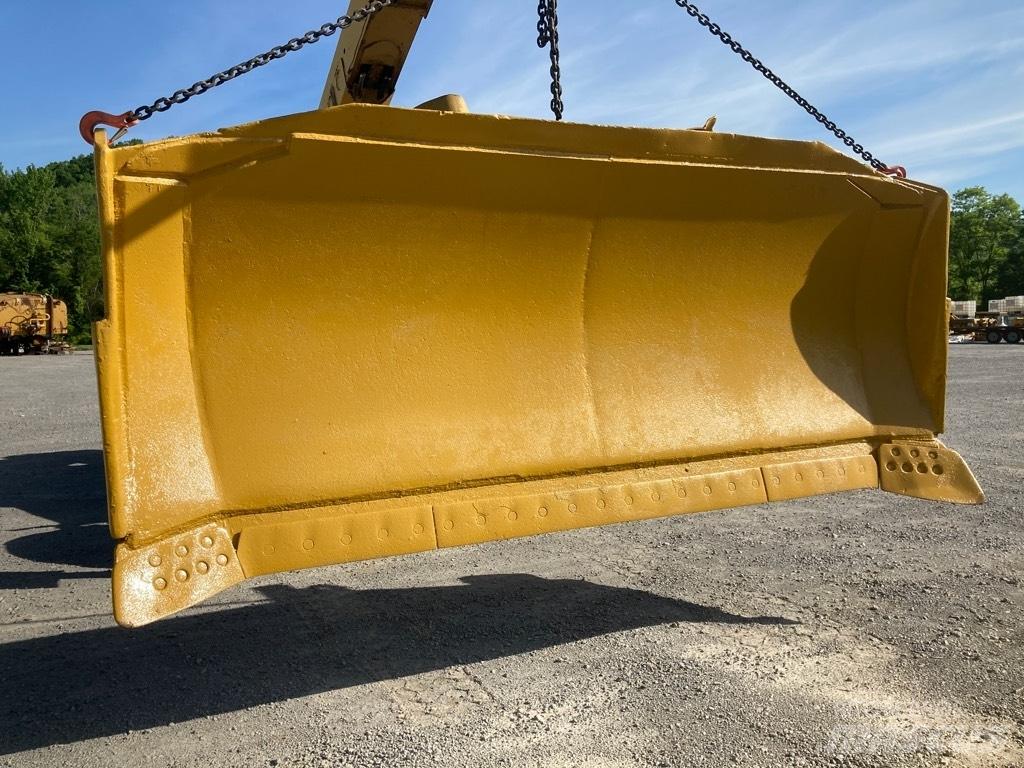 CAT D9T SU Blade Tolólapok