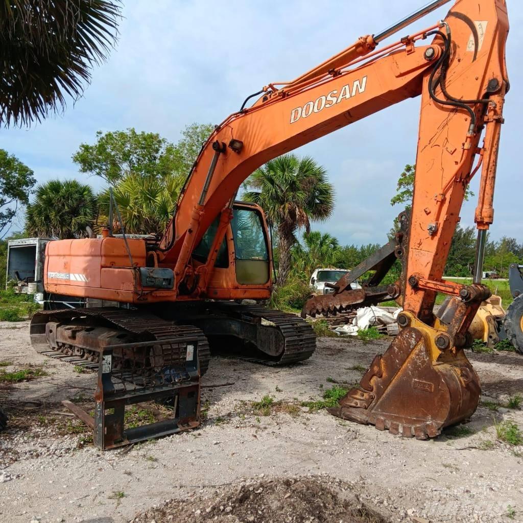 Doosan DX 225 LC Lánctalpas kotrók