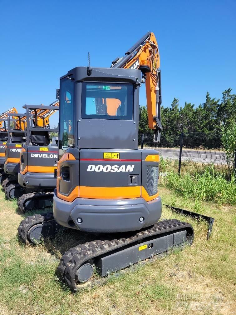 Doosan DX35Z-7 Mini kotrók < 7t
