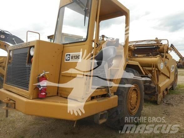 CAT 613C Földnyesők (szkréperek)