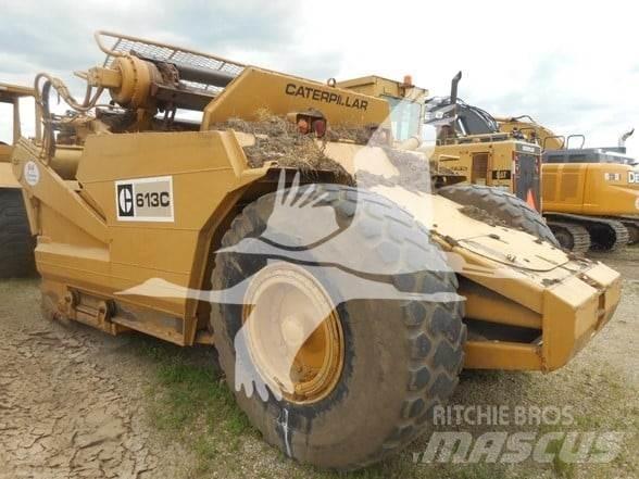 CAT 613C Földnyesők (szkréperek)