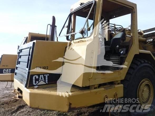 CAT 615C Földnyesők (szkréperek)