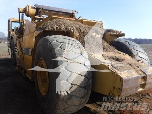 CAT 615C Földnyesők (szkréperek)