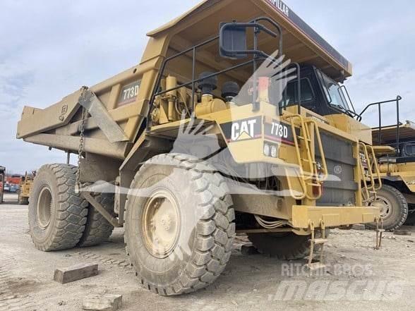 CAT 773D Csuklósdömperek