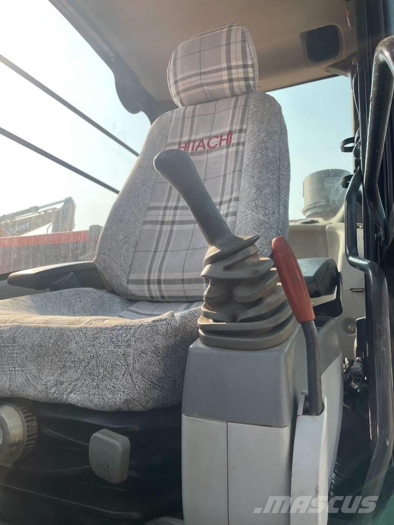 Hitachi ZX 130 Lánctalpas kotrók