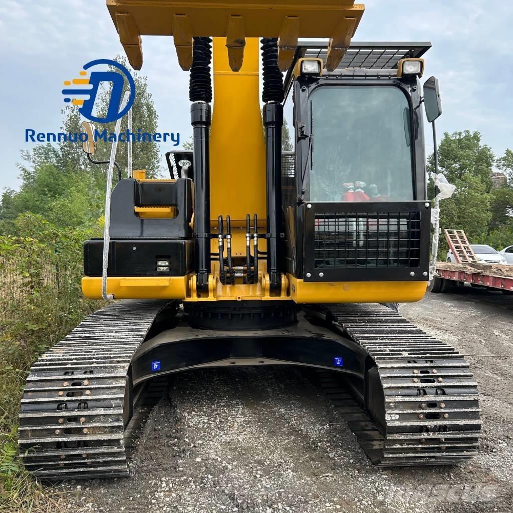 CAT 320D2 Lánctalpas kotrók
