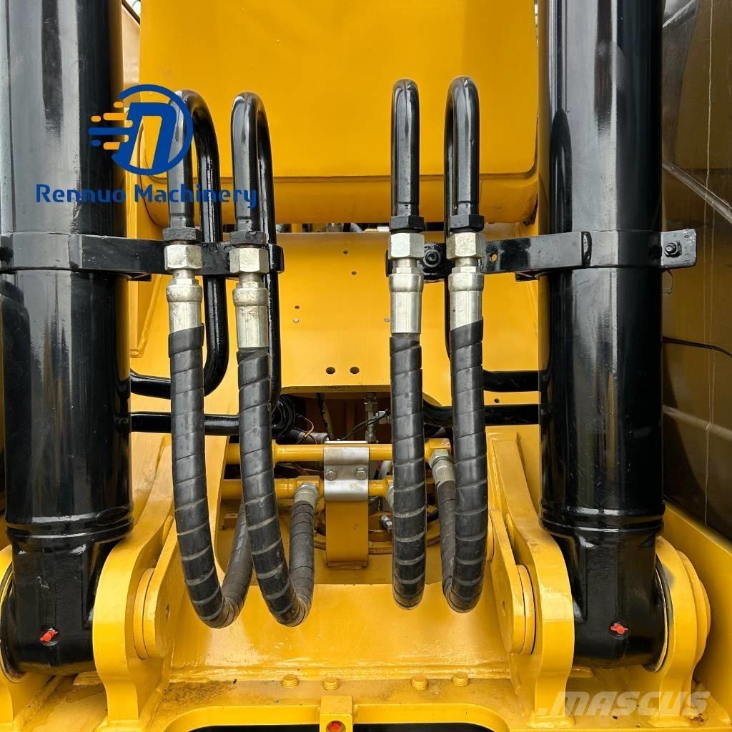 CAT 320D2 Lánctalpas kotrók