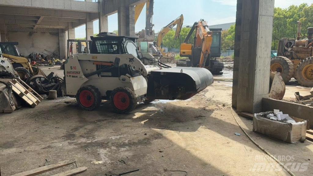 Bobcat S 16 Kompaktrakodók