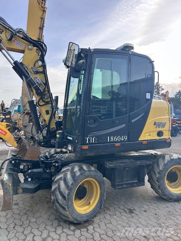 Yanmar B 75 W Gumikerekes kotrók