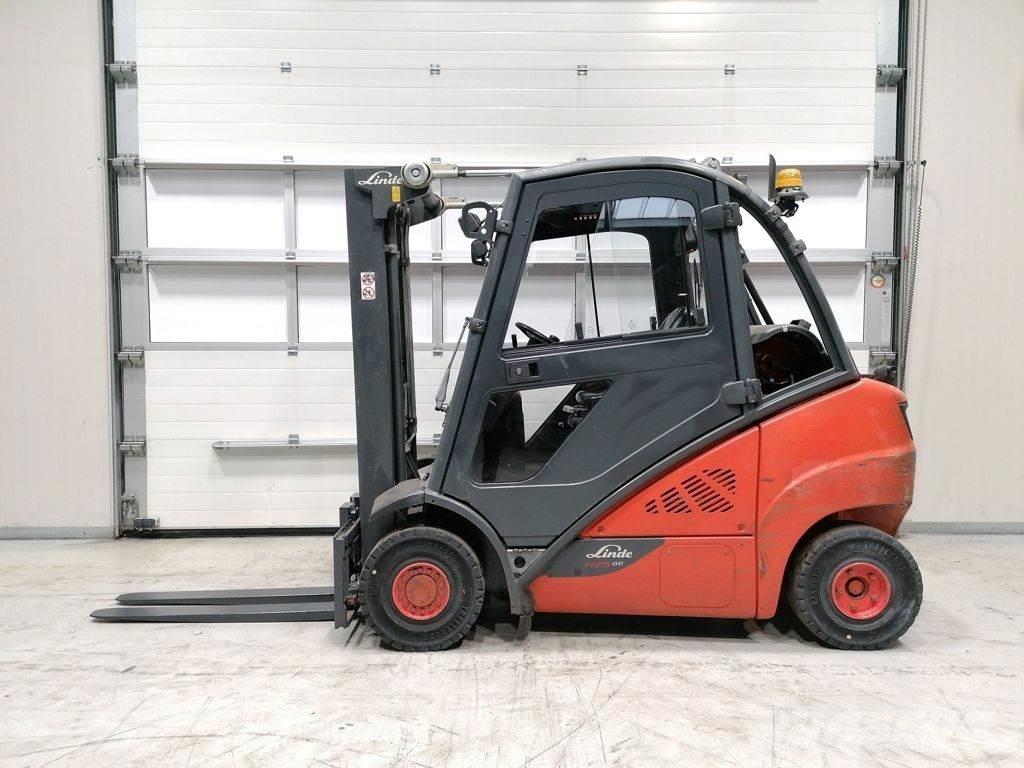 Linde H25T-02 Gázüzemű targoncák
