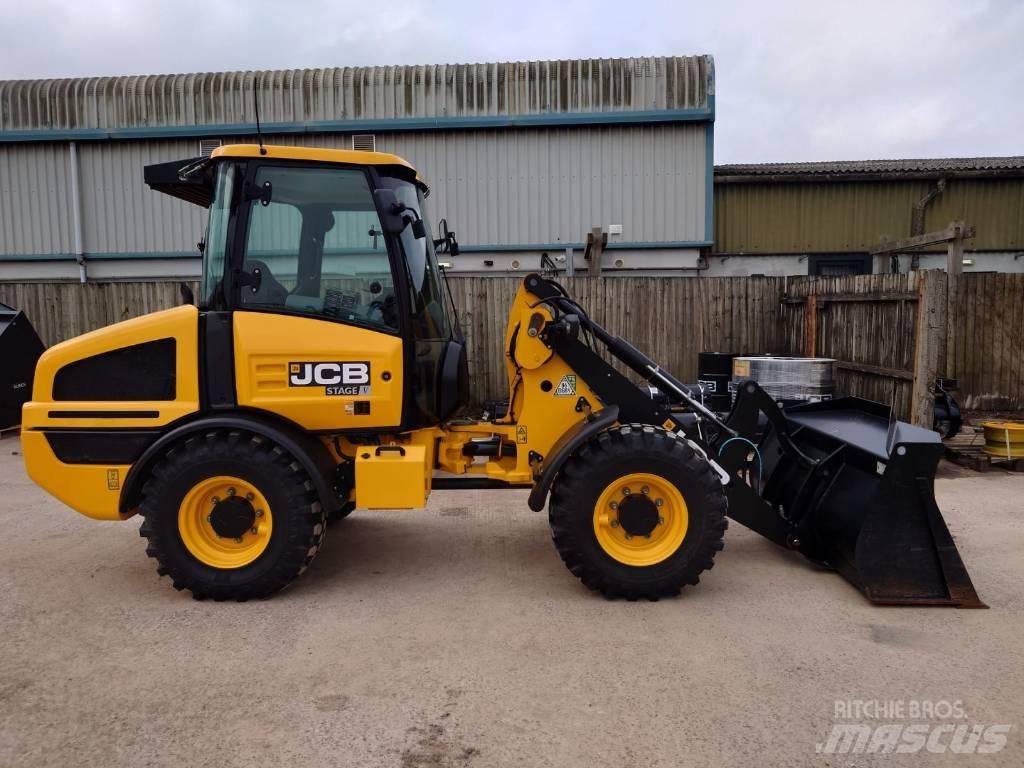 JCB 407 Gumikerekes homlokrakodók