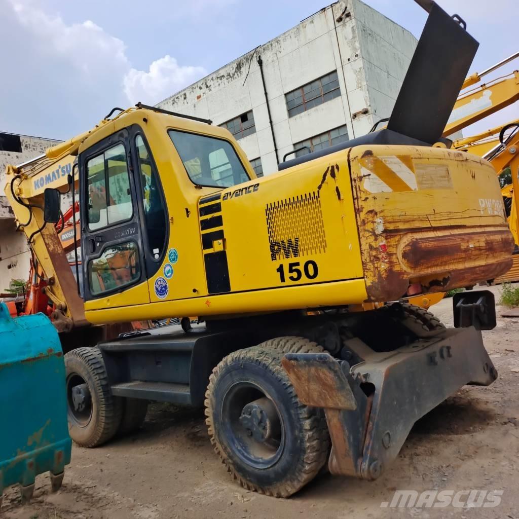Komatsu PW 150 Gumikerekes kotrók