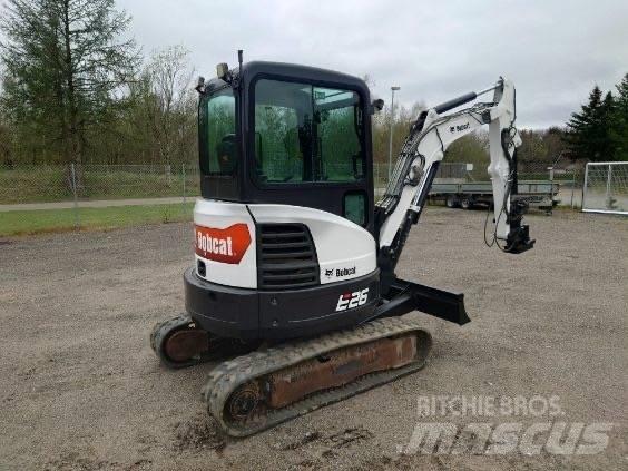 Bobcat E 26 Mini kotrók < 7t