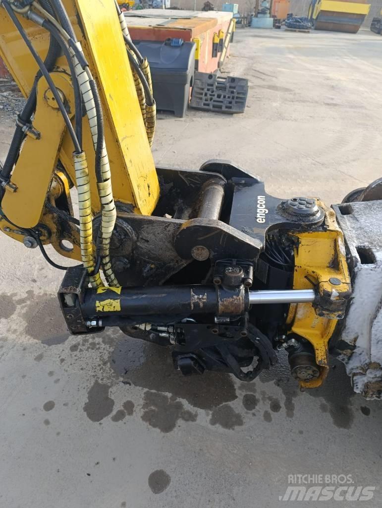 CAT M 313 D Gumikerekes kotrók