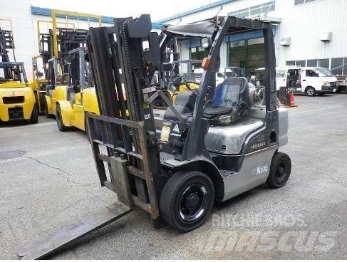 Nissan PL02A20D Gázüzemű targoncák