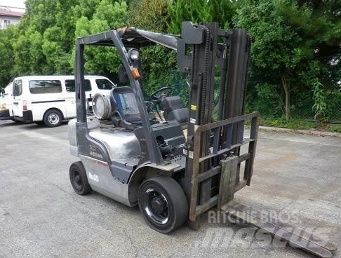 Nissan PL02A20D Gázüzemű targoncák