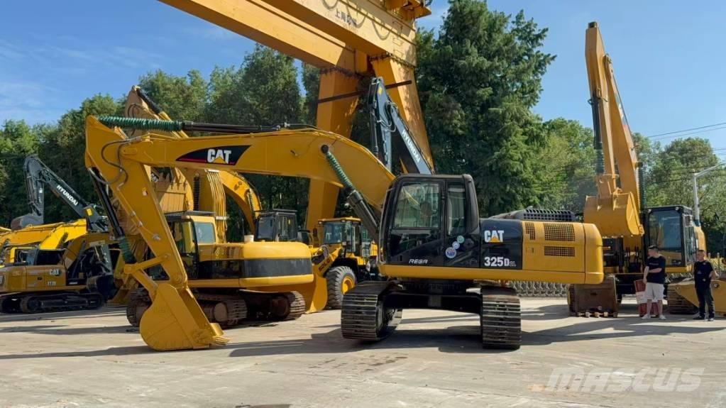 CAT 325 D L Lánctalpas kotrók