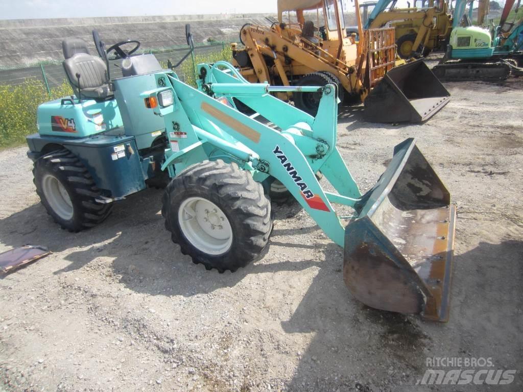 Yanmar V4 Gumikerekes homlokrakodók