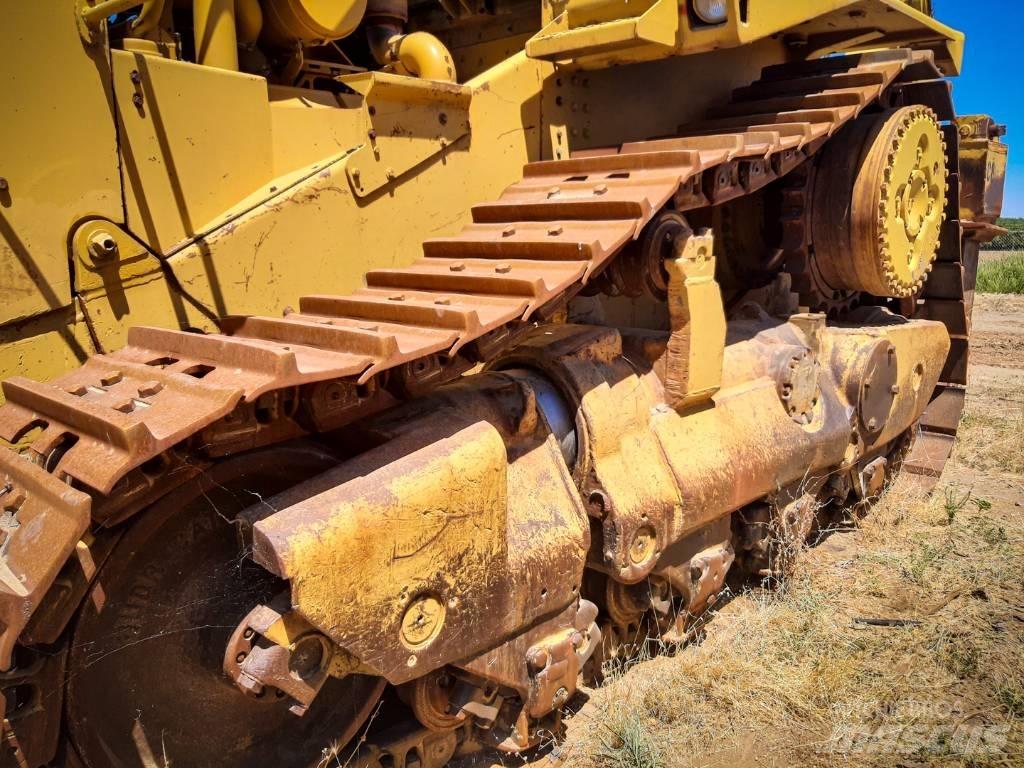 CAT D10 lánctalpas dózerek
