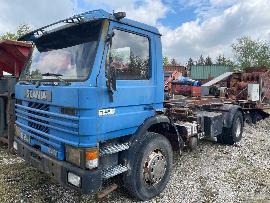 Scania 82M Multifunkciós teherautók