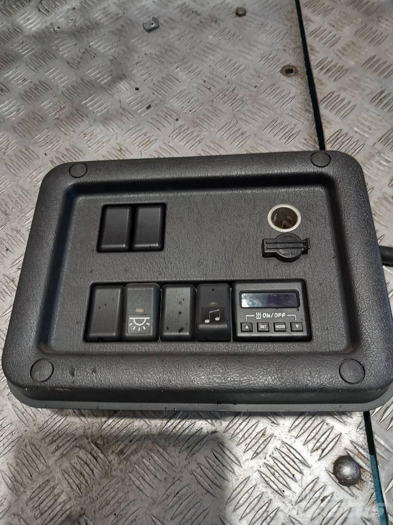 Volvo FH 12    20576730 Vezetőfülke és belső tartozékok