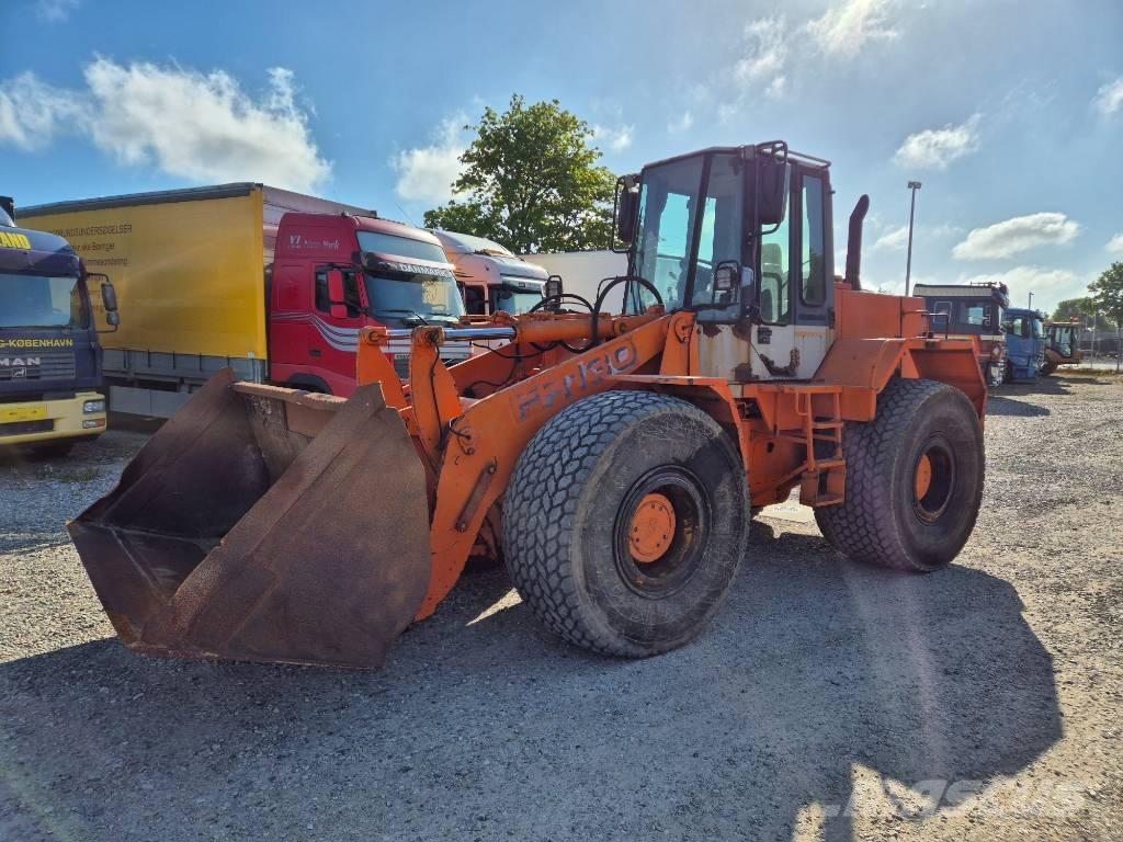 Hitachi FR 130 Gumikerekes homlokrakodók