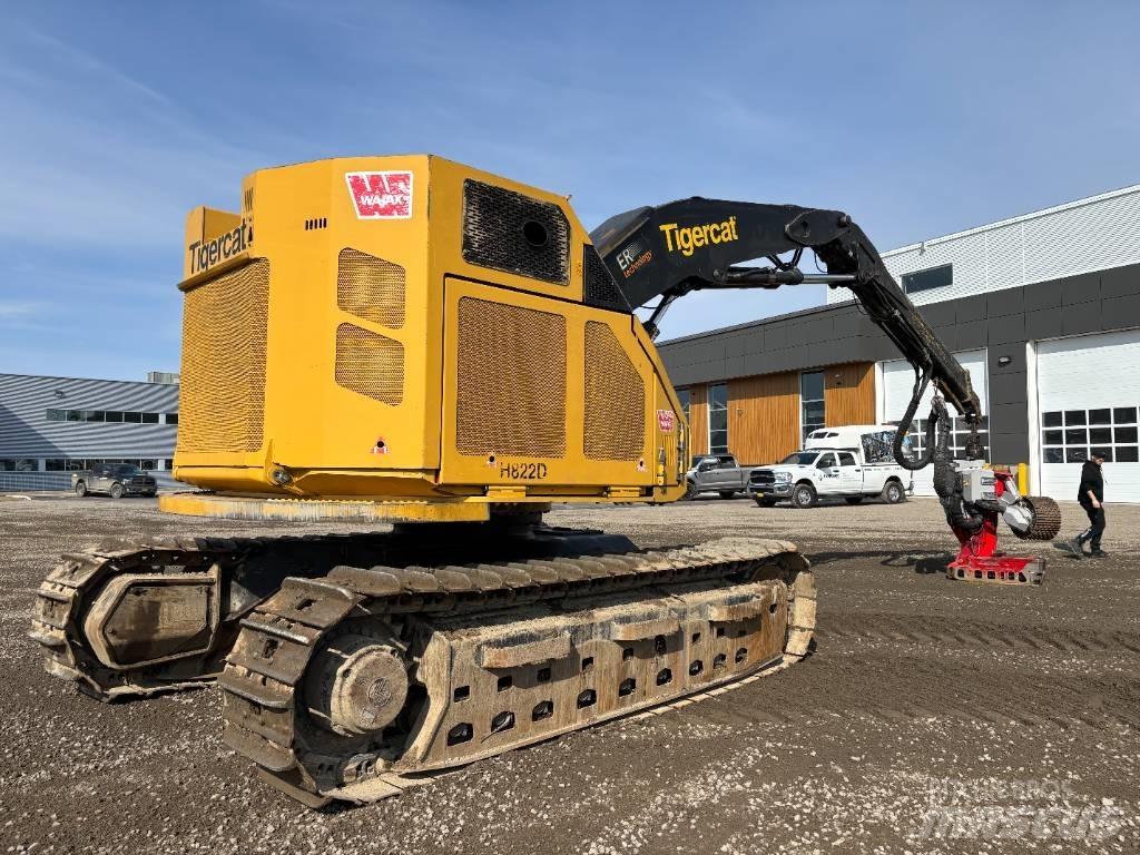 Tigercat 822d Betakarítók