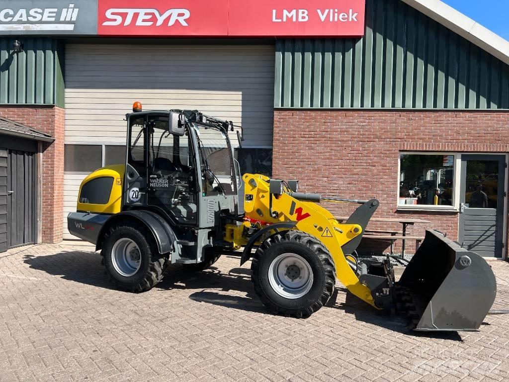 Wacker Neuson WL 44 Gumikerekes homlokrakodók