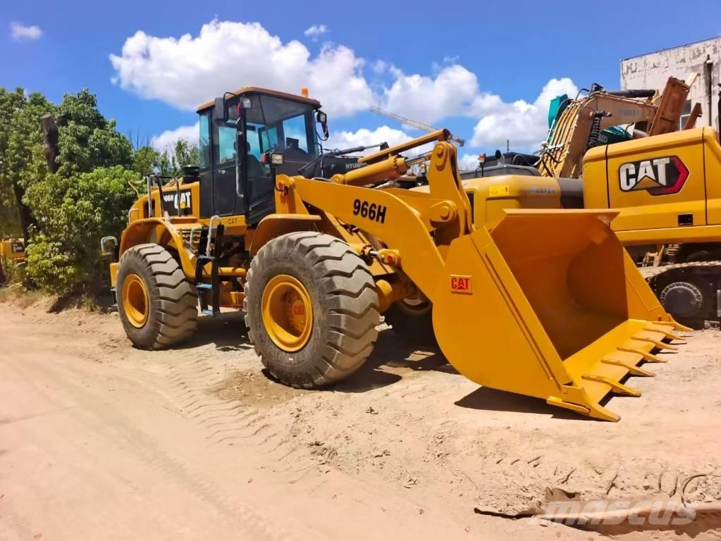 CAT 966 H Gumikerekes homlokrakodók